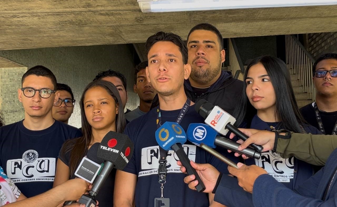 + Fotos | Denuncian que comisión electoral veta las opciones electorales de estudiantes opositores en la UCV