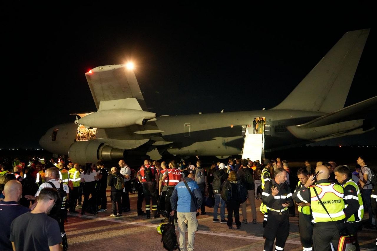 Arriban contingentes de Italia, Portugal y Argentina para sumarse a las labores en La Guaira